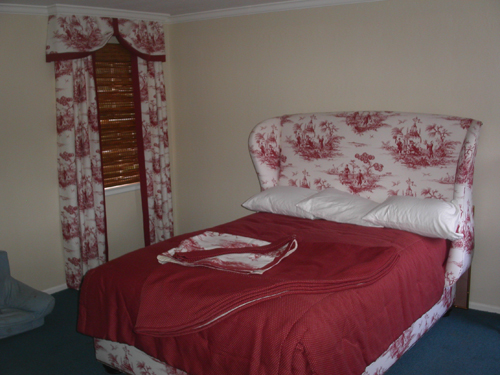 Custom Headboards & Beddings